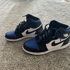 Only Worn Once Jordan 1’s In A Classic Color-Way The Royal Blue Toe. I Also Have Authentication From Goat For Proof Of Purchase (Size 6y Fits Like A Women’s 8) Jordan 1 Royal Blue, Shoes Jordan 1, Jordan 1 Royal, Blue Stuff, Blue Toes, Shoes Jordan, Womens Jordans, Christmas Birthday Gifts, Birthday Gift Ideas