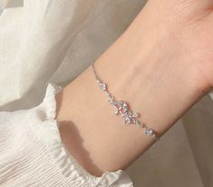 Flower Charm Bracelet, Bracelet Packaging, Pretty Jewelry Necklaces, Silver Link Chain, Link Chain Bracelet, Pretty Jewelry, Fancy Jewellery, Bracelet Sterling Silver, Crystal Flower