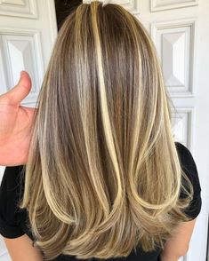 Blonde Hair Transformations, Brunette Hair With Highlights, Hair Streaks, Dirty Blonde Hair, Brown Hair With Blonde Highlights, Blonde Hair Inspiration, Light Hair Color, Blonde Hair With Highlights, Haircuts Straight Hair