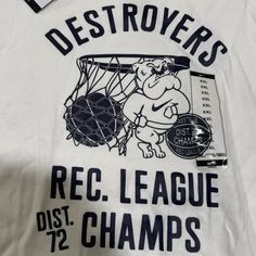 *Nwt* Men Nike Destroyers Rec League Champs Dist 1972 Vintage Retro Style T-Shirt Size: Xl Color: Off-White/Blue Writing Style Code: Fq6172-133 Vintage College Shirts, Devised Theatre, 90s Sports, Combat Shirt, Writing Style, Men Nike, College Shirts, Vintage Sportswear, Nike Shirt