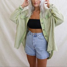 Oversized Waffle Jacket Spring Button-up Shacket For Layering, Casual Spring Shacket For Layering, Trendy Green Oversized Shacket, Green Button-up Outerwear For Day Out, Casual Oversized Green Shacket, Oversized Green Utility Jacket For Spring, Casual Winter Outerwear For Brunch, Trendy Button-up Outerwear For Brunch, Green Button-up Outerwear For Layering