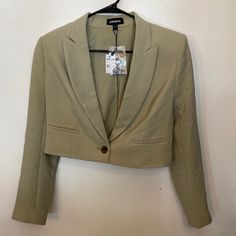 Express Nwt Size Small Cropped Pistachio Green Blazer Pistachio Color Trend Lined Light Shoulder Pads Sleeve Button Detail Pistachio Color, Cape Blazer, Light Grey Suits, Grey Suit Jacket, Black White Blazer, Leather Blazer Jacket, Navy Blue Blazer, Single Button Blazer, Green Blazer