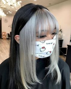 Grey Hair Inspiration Short Hairstyles, Black And White Hair With Bangs, Oreo Hair Color, Undercolor Hair Ideas, Two Toned Hair Color Ideas, Two Toned Hair Color, Red Underdye Hair, Undercolor Hair, Two Tone Hair Color Ideas