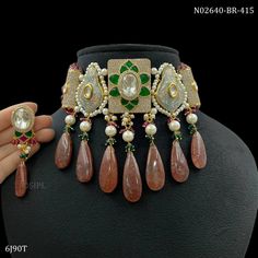 very beautiful heavy party wear necklace set to put extra beauty in your look. Sabyasachi Wedding, Kundan Choker, Stone Choker, Antique Stone, Necklace Antique, Wear Necklaces, Choker Set, Wedding Necklace, Indian Jewelry