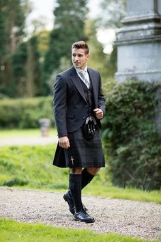 Feminine Men Fashion, Hot Scottish Men, Culzean Castle, Scottish Weddings, Clan Macgregor