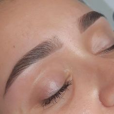 Brow Inspiration, Makeup Life Hacks, Full Eyebrows, Eyebrow Design, Henna Brows, Beautiful Eyebrows