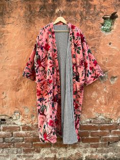 Indian Bird Print Luxury Velvet House Robe, Unisex Kimono Boho Kimono Indian 100% Cotton Winter Warm Christmas, Gift, Bird Pink, VKR-2 - Etsy Poland Kimono Boho, Mode Kimono, Velvet Kimono, Boho Jacket, Exotic Bird, Cotton Kimono, Boho Kimono, Womens Robes, Indian Cotton