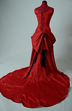 for a Moulin Rouge party Moulin Rouge Dress, Rouge Dress, Moulin Rouge Musical, Musical Dress, Red Wedding Dress, Nicole Kidman, Gorgeous Gowns