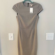 Mid Length Pencil Dress Zips In The Back Nwt Orange Long Sleeve Dress, Tube Midi Dress, Zebra Print Dress, Dress H&m, Snake Print Dress, Black Tank Dress, Business Casual Dresses, Midi Cocktail Dress, White Floral Dress