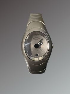 Oakley Watches, Funky Watches, Watches Unique, Tick Tock, Kinds Of Clothes, Vintage Electronics, Cool Watches, Vintage Watches, Time Piece