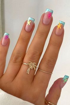 Seashell Nails, Cruise Nails, Holiday Acrylic Nails, Beach Nail Designs, Sea Nails, Beachy Nails, Unghie Sfumate, Milky Nails, Cute Simple Nails