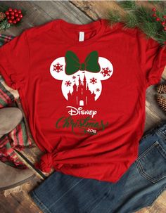 Kids Christmas Disney Shirts, Disney Christmas Sweatshirts Diy, Family Disney Shirts Matching Christmas, Christmas Disney Hoodie, Disney Christmas Tshirt, Family Disney Christmas Shirts, Cute Christmas Shirts Vinyl, Cheer Disney, Disney Christmas Outfits