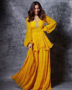 Printed Sharara, Haldi Dress, Sharara Designs, Haldi Outfits, Sharara Pants, Haldi Outfit, Salwar Kamiz, Indian Dresses Traditional