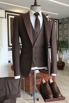 Everley Glamorous Brown Peaked Lapel Three Pieces Business Suits Brown Suits For Men, 3 Piece Suit Men, Suit For Men Wedding, Stylish Mens Suits, Slim Fit Suit Men, Dinner Suit, Classy Suits, Slim Fit Blazer, Business Suits