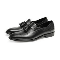 Introducing our Retro Chic Exotic Tassel Leather Brogue Loafers, the perfect blend of vintage charm and contemporary style. Crafted with genuine cow leather, these brogue shoes are designed to make a statement wherever you go. The solid pattern adds a touch of sophistication, while the round toe shape ensures a comfortable fit. Elevate your fashion game and make a lasting impression with these timeless and versatile shoes. Elegant Tassel Loafers With Brogue Detailing And Cap Toe, Elegant Leather Tassel Loafers With Cap Toe, Business Leather Oxfords With Tassels, Business Slip-on Oxfords With Tassels, Business Tassel Loafers With Brogue Detailing And Round Toe, Pointed Toe Loafers With Brogue Detailing For Galas, Office Wingtip Tassel Loafers With Brogue Detailing, Elegant Wingtip Tassel Loafers For Business, Leather Wingtip Shoes With Tassels