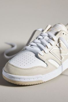 New Balance 480 Sneakers Chunky White Sneakers, New Balance 480, Winter Sneakers Outfit, Tie Styling, Best White Sneakers, Sneakers Outfit Casual, Sneaker Outfits Women, Fall Sneakers, Work Sneakers