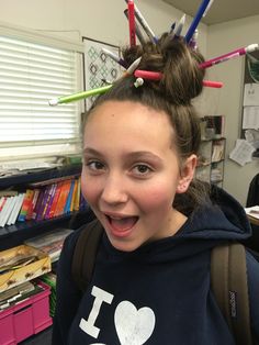 Funky Hairstyles For School, Funky Hair Ideas For School, Crazy Hair Day Short Hair Girls Schools, Crazy Hair Day For Teachers Short Hair, Preppy Crazy Hair Day, Crazy Hair Days, Funky Hairstyles, Instagram Editing, School Events