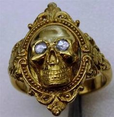 18th Century Georgian hand hammered 22k gold&diamonds Memento Mori Skull ring. Memento Mori Skull, Roman Jewelry, Rings Rings, Old Rose, Rose Cut Diamond