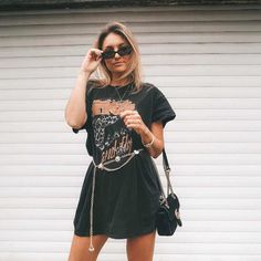 Chain Belt Outfit, Oversized Shirt Outfit, Long Tshirt Dress, Tshirt Dress Outfit, Belt Outfit, Oversize Tshirt Outfits, Shirt Dress Outfit, Oversized Shirt Dress, Rock Chic