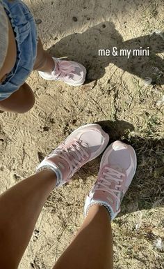 Newborn Mom, Future Mommy, Pretty Shoes Sneakers, Best Friend Outfits, Baby Couture, Future Mom