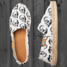 Must Have Shoes For Women, Must Have Shoes, Shoes For Women Sneakers, Scary Skull, Elegant Pumps, Black Halloween, White Photos