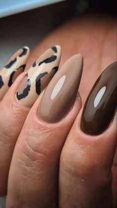 Winter Almond Nails Designs, Jungle Nails Design, Fall Almond Nails Ideas, Leopard Nail Designs, Winter Nails Gel, Cheetah Nail Designs, Nagellack Trends, Cheetah Nails, Leopard Print Nails