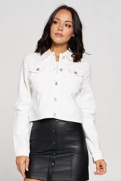 Your seasonal outfits will be envied when you complete your look with our chic white "Brooklyn Denim Jacket" featuring a collared neckline, two accent chest pockets with flap closures, long sleeves with fitted cuffs that can be rolled, and a relaxed button up silhouette that falls into a straight cropped hemline! You can style this trendy piece with a camisole, bodysuit, or summer dress underneath or you can layer it over a fall blouse to add some edginess to your pristine transitional style! Kn