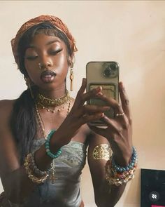 Earthy Girl, Spiritual Fashion, Boho Fits, Girl Ootd, Earthy Style, Bohemian Girls, Pelo Afro, Black Femininity