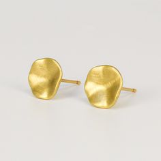 Stud earrings available in 14Kt gold or sterling silverMeasure 3/8" diameter Handmade in Venice, CA 14kt Gold, Silver Earrings Studs, Silver Studs, Fire Opal, Venice, Opal, Stud Earrings, Sterling Silver, Silver