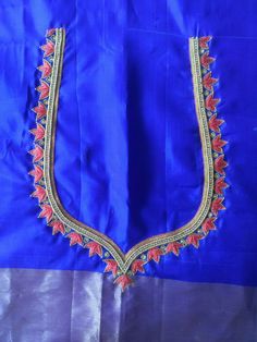 Saree Kuchu Designs, Maggam Work Designs, Flower Machine Embroidery Designs, Pattu Saree Blouse Designs, Aari Blouse, Traditional Blouse Designs, Blouse Design Images, Sari Blouse Designs, Simple Blouse Designs