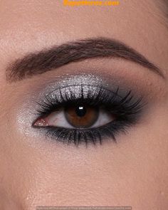 Chic Locks Lounge: Where Style Meets Every Strand Grey Eye Makeup, Glittery Eye Makeup, Ball Makeup, Silver Eye Makeup, Eye Makeup Images, Grey Makeup, Dark Eye Makeup, Silver Makeup, Silver Eyeshadow