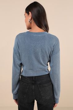 With a perfectly messy bun and your favorite denim, the Lulus Relaxed Attitude Slate Blue Textured Ribbed Long Sleeve Crop Top makes for the best last-minute OOTD! Stretchy, textured ribbed knit creates a two-tone effect across this laidback top with a classic crew neckline framed by long sleeves with drop shoulders and fitted cuffs. The boxy bodice finishes with a notched, cropped hem. Fit: This garment fits true to size. Length: Size medium measures 17.5" from shoulder to hem. Bust: Great for Wineries Outfit, Blue Texture, Slate Blue, Long Sleeve Crop Top, Ribbed Knit, Womens Hairstyles, Crop Tops, Womens Tops, Long Sleeve