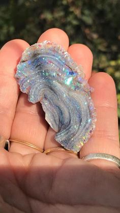 About Crystals, Art Coquillage, Crystal Vibes, Crystal Aesthetic, Pretty Rocks, Crystal Therapy, Cool Rocks, Crystal Magic, Beautiful Rocks