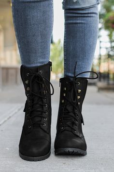 Witchy Boots, Heel Combat Boots, Flat Riding Boots, Over The Knee Boot Outfit, High Boots Outfit, Heel Accessories, Black Riding Boots, Prom Heels, Womens Winter