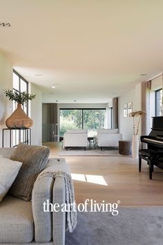 moderne woonkamer, zithoek, interieur, houten vloer, beige interieur, woonkamer