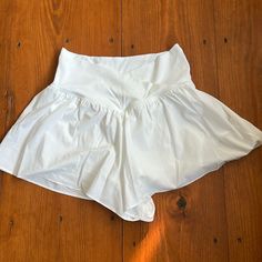 Never Worn Flowy Shorts Inside So Good Lining Make An Offer Bundle With The Other Aerie Shorts In My Closet Aerie On My Way Shorts, Aerie Shorts, Nike Accessories, Flowy Shorts, Shorts Athletic, Athletic Shorts, My Closet, Color White, Womens Shorts