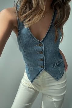 Button Up Denim Vest with Pocket Detail Model is 5'2 and is wearing a size small Denim Vest Outfit, Southern Outfits, Nashville Outfits, Clothing Aesthetic, Summer Inspo, Vest Outfits, Denim Design, Denim Outfit, Coat Fashion