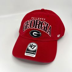 New '47 Brand University Of Georgia Bulldogs Adjustable Strap Hat Men's One Size New With Tags In Excellent Condition Enjoy Lightning Fast Shipping Message Response Times I Ship Items Every Day, You Can Expect Your Order To Be Sent Out Within A Box And Tracking Provided Browse Our Store To See Other Hats And More! Georgia Bulldogs Hat, Hurley Hats, Red Baseball Cap, Braves Hat, Atlanta Braves Hat, Trooper Hat, 2014 Chevy, New Era Fitted, Reds Baseball