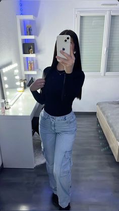 Black Tee Outfit, Zara Drip, Fake Acc, Fashion People, Fashion Mistakes, Cute Everyday Outfits, Tee Outfit, Classy Women, Spring Summer Outfits