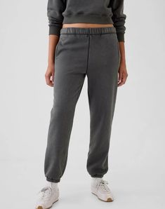 Gap Cotton Sweats With Relaxed Fit, Gap Sporty Relaxed Fit Sweats, Gap Relaxed Fit Sweats For Loungewear, Super Soft Relaxed Fit Sporty Sweatpants, Sporty Relaxed Fit Super Soft Sweatpants, Sporty Super Soft Relaxed Fit Sweatpants, Casual Activewear With Relaxed Fit And Super Soft, Casual Super Soft Relaxed Fit Activewear, Gap Washed Cotton Bottoms