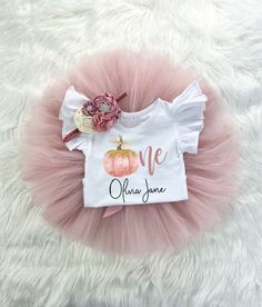 ♥ Personalized Pumpkin Tutu Set ♥  This sweet tutu outfit is sure to be a special addition to your little one's wardrobe. It's perfect for cake smash photos! This tutu is ultra fluffy! Bodysuit has 3 snap closure. The headband is soft and stretchy. Your choice of a flutter sleeve bodysuit, Gerber Onesie®, or Carter's Bodysuit. I make these shirts using a professional textile printer and commercial heat press equipment. Made to last, wear after adorable wear:) The design in dyed right into the fa Sweet Pink Birthday Sets, Sweet Pink Sets For Birthday, Sweet Pink Birthday Set, Sweet White Sets For Birthday, White Ruffled Birthday Set, White Fitted Sets For Cake Smash, Pink Short Sleeve Birthday Set, White Ruffled Sets For Birthday, White Ruffled Set For Birthday