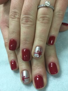 Red Gliiter, Silver sparkle with an adorable bow Christmas gel polish over non-toxic odorless gel. Gel Polish Designs, Winter Sparkle, Christmas Gel, Christmas Gel Nails, Christmas Nails Acrylic, Red Nail, Nails Gel