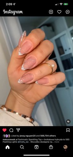 Cute Nails For Birthday Almond Shape, Birthday Nails In December, 22nd Birthday Nails Short, Round Birthday Nails, Trendy Birthday Nails Acrylic, Birthday Acyrilics Nails, Cute Bday Nails Short, Cute 21st Birthday Nails, Short Almond Acrylic Nails Birthday