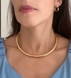 Gold-plated choker Chain Necklace Outfit, Golden Choker, Pretty Gold Necklaces, Necklace Outfit, Gold Necklaces, Leather Jewelry, Choker, Choker Necklace, Chain Necklace