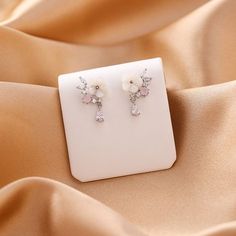 Fashion Element: Flowers Style: Korean Korean Style Artistic Earrings, Trendy Stud Earrings, Saturn Earrings, Kawaii Earrings, Silver Flower Earrings, Mother Of Pearl Earrings, Daisy Earrings, Earrings Elegant, Studs Earrings