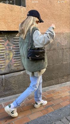 Itsyuyann Outfits Fall, Casual Colorado Outfit, Casual Outfits 2023 Fall, Pinterest Style Aesthetic, Cozy Cute Dinner Outfit, Call Wine Tasting Outfit, Mink Boston Clogs Outfit, Comfy Skirt Outfits Casual, Madrid Style Fall