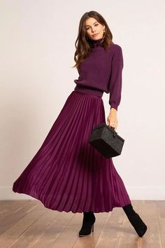 London Street Fashion, Tule Rok, Pleated Skirt Outfit, Purple Spring, Skirt Purple, Pleated Skirts, Spring Skirts, 가을 패션, Chic Fashion