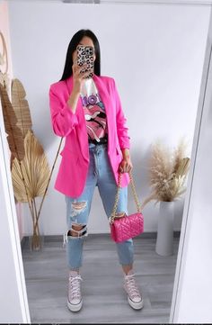 Hot Pink Blazer Outfit Casual, Outfit Blazer Rosa Fiusha, Fucsia Pants Outfit, Outfits Color Rosa, Pink Formal Outfit, Outfits Primavera 2023, Outfits Fucsia, Pink Work Outfit, Outfit Primavera 2023