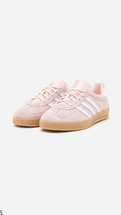 #itgirl #stockholm #pinterest #pink #croquette #adidas Pink Gazzels, Pink Gazelle, Pink Footwear, Light Pink Shoes, Adidas Originals Gazelle, Sneakers Pink, Adidas Shoes Women