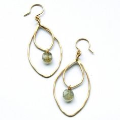 Delicate leaf like shapes hang together from handmade ear wires, and are accented by a single faceted Labradorite stone. Approximately 2″ in length. *Available Concept Wardrobe, Accessories Idea, Fidget Jewelry, Pink Tourmaline Crystal, Geode Earrings, Crescent Moon Earrings, Gold Jewelry Sets, Dew Drops, Yellow Gold Jewelry